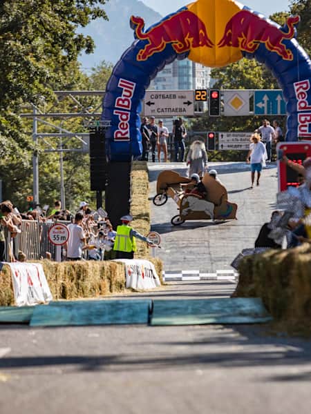 Эпичные Падения Red Bull Soapbox Race