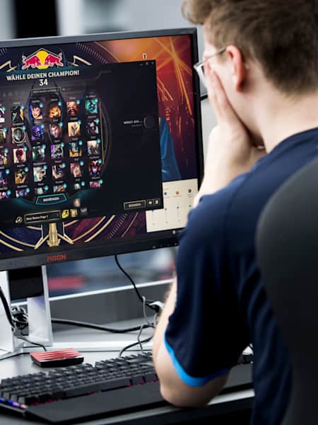4 LoL champions are taking over the professional meta in all major regions  - Dot Esports