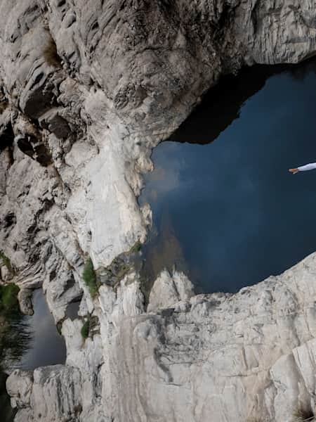 Cliff divers conquer Saudi Arabia’s rare fresh water supplies