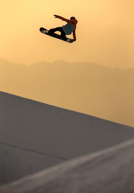 Queralt Castellet in der Superpipe in Laax, Schweiz