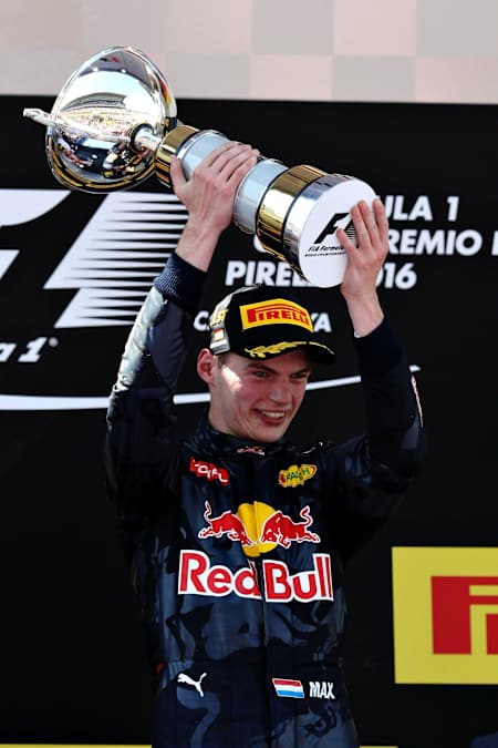 Max Verstappen feiert seinen Sieg beim Spanien Grand Prix. Damit wurde er zum jüngsten Sieger in der Geschichte der Formel 1.