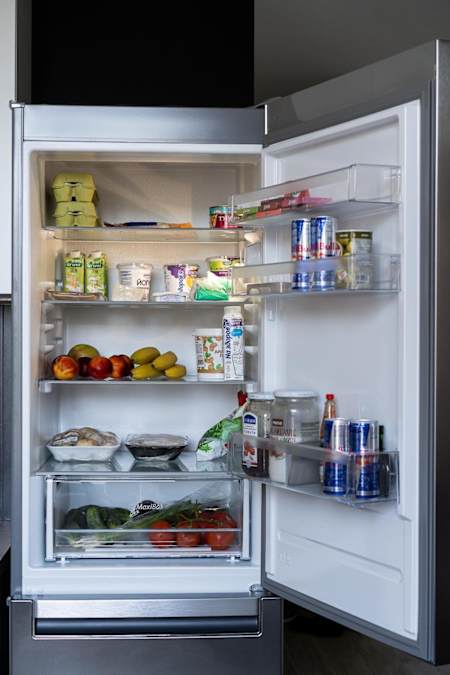 Що на четвертій полиці холодильника