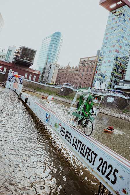 Bestes Motto für ein Gurken-Tandem: "No big Dill"