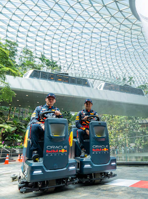 Max & Checo in Singapore Jewel Changi Airport