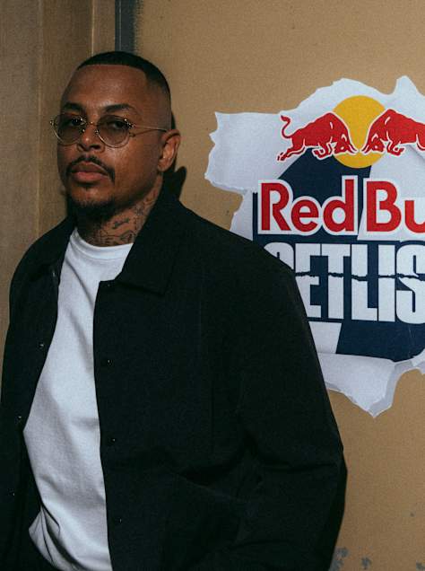 Luciano posiert am 29. April 2026 in Köln neben dem Red Bull Setlist-Logo.