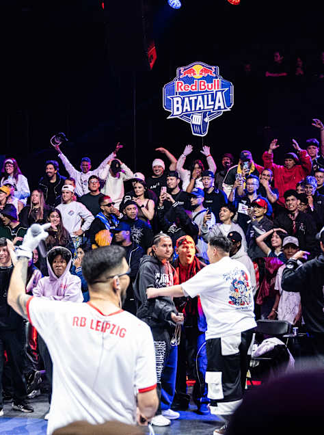 El 2 de octubre de 2025, Valles T y J1 en la final nacional de la Red Bull Batalla en Bogotá, Colombia.