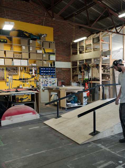 Jack Kirk and friends finish the Red Bull Spot Check Melbourne Naarm rail