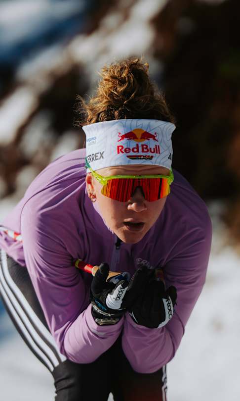 Biathletin Selina Grotian bei einem Shooting in Seefeld. 