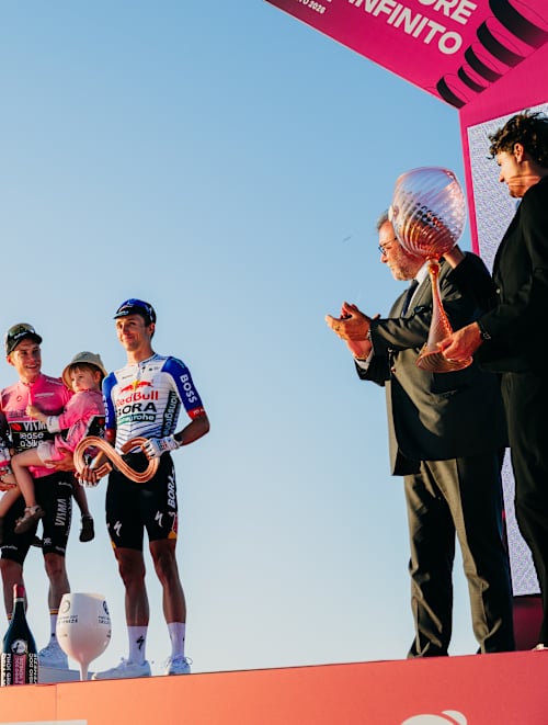 Jai Hindley on the Giro d'Italia podium