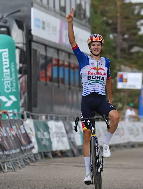 Giulio Pellizzari wins Stage 5 of the Vuelta a Burgos