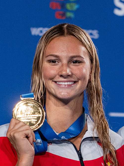 Gold looks good on you, Summer