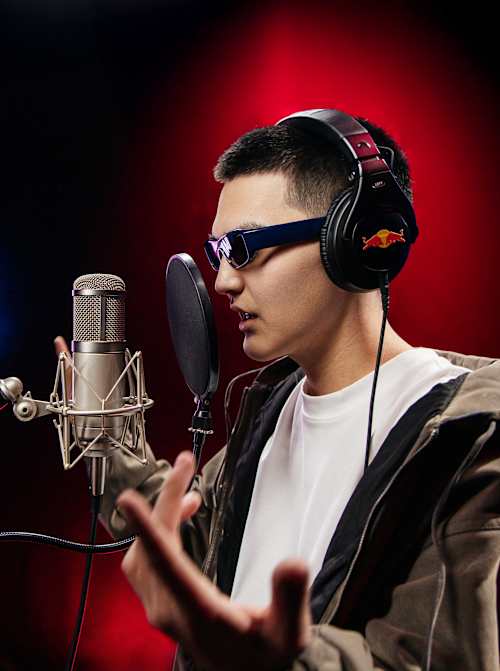 iamk1ss придает энергии Red Bull 64 Bars 2026 в Алматы