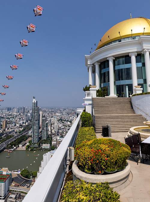 Wingsuit in Bangkok