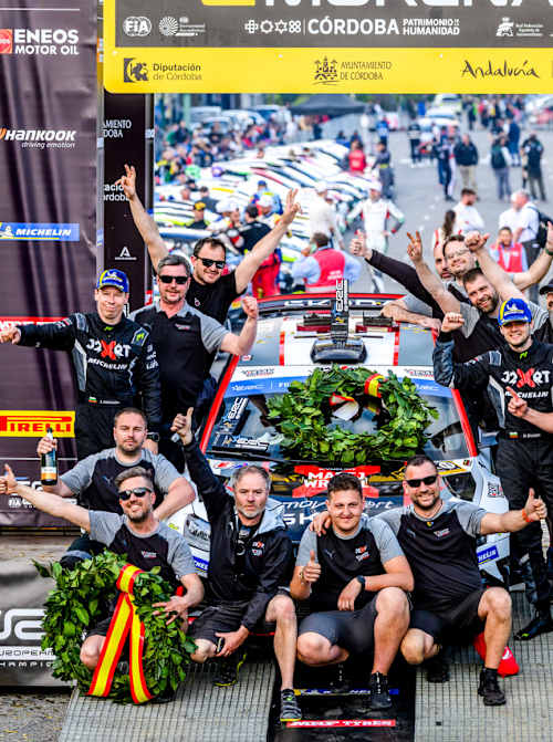 Gryazin and Aleksandrov celebrate winning the ERC opener