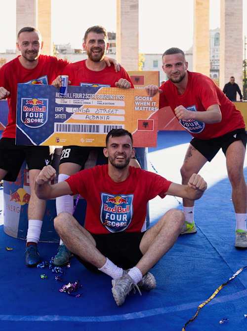 Fituesit e Red Bull Four 2 Score