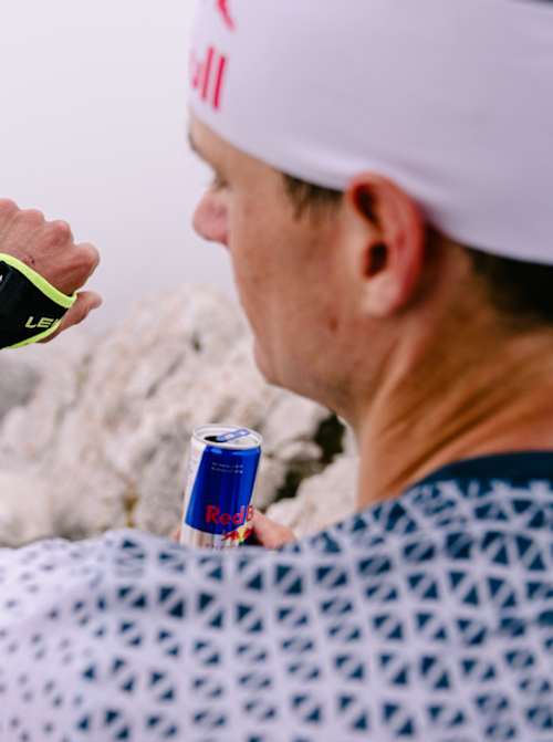 Anton Palzer knackt einen Rekord: Von München bis auf den Gipfel der Zugspitze braucht der Ausnahmeathlet nur 4:43:46. Es ist die FKT - die fastest known time. 