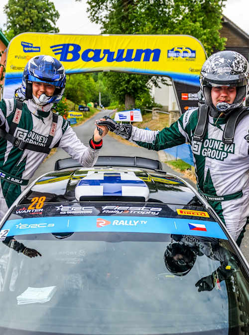 Vatanen (right) celebrates with Ojala (left)