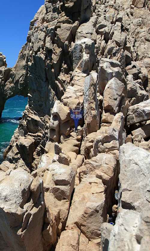 David Colturi en México David Colturi se tira desde el Arco Cabo San Lucas en México.