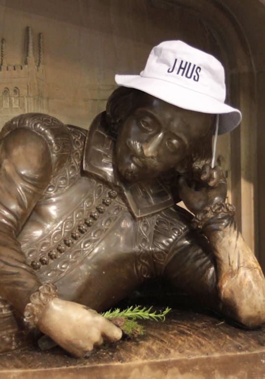 j hus bucket hat