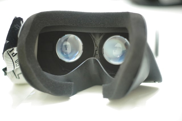GameFace: Making virtual Android headset