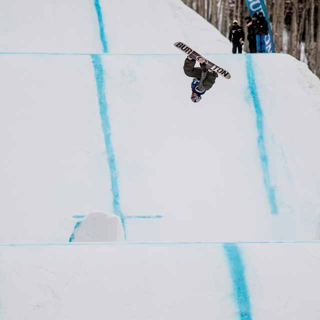 AP-1Y52XKRQN2111-headerMedia