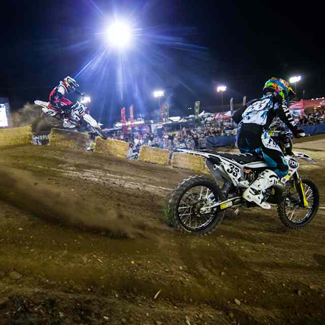 AP-1ZR88R9B92111-headerMedia