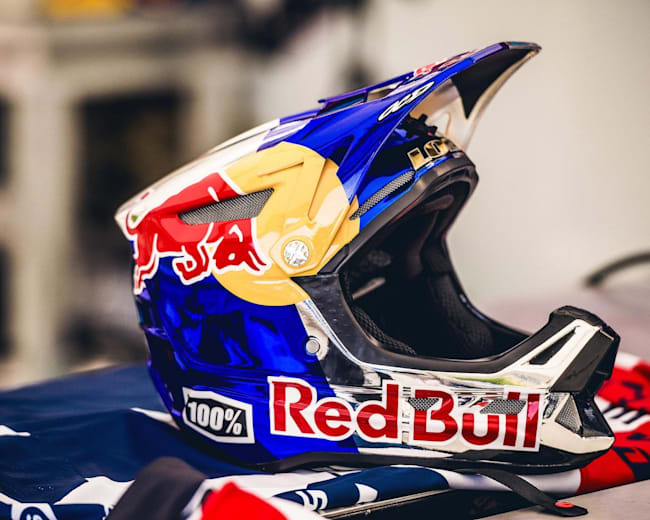 red bull dh helmet