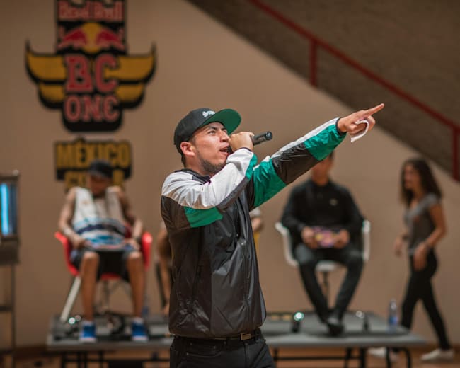 Serko Fu cocinando rap mexicano