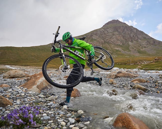 na velosipede za priklyucheniyami