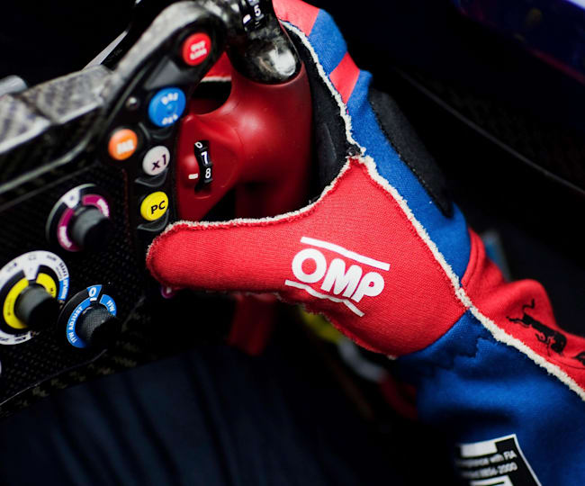 Video F1 Steering Wheel Guide With Toro Rosso