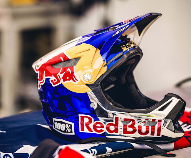 Casco mtb red bull