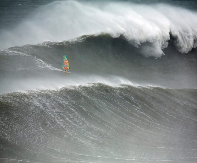 Windsurfing big waves