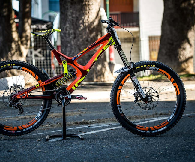 custom dh bikes