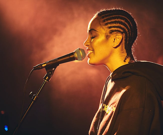 Jorja Smith S Best Songs From Drake To Black Panther