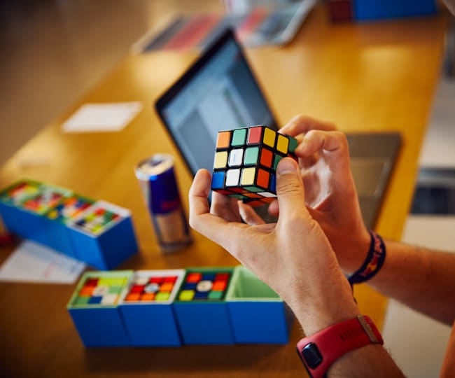 Connected Rubik S Cube How To Solve It