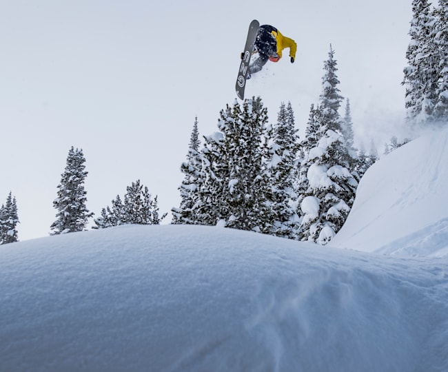 Top 10 Snowboarding Tips For Intermediate Snowboarders