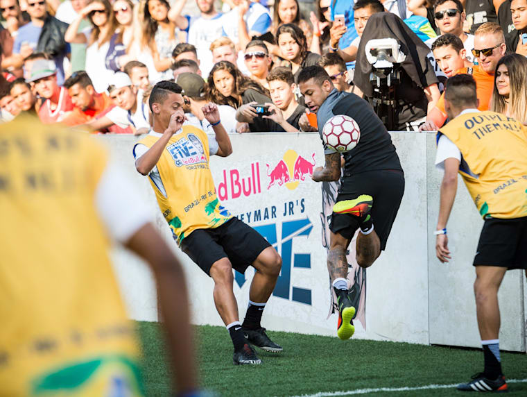Pamphlet bubble Event Povestea copilariei lui Neymar Jr in Brazilia