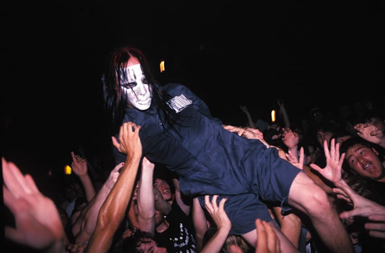 10 Stagediving Fotos Zur Vorbereitung Auf Das Download