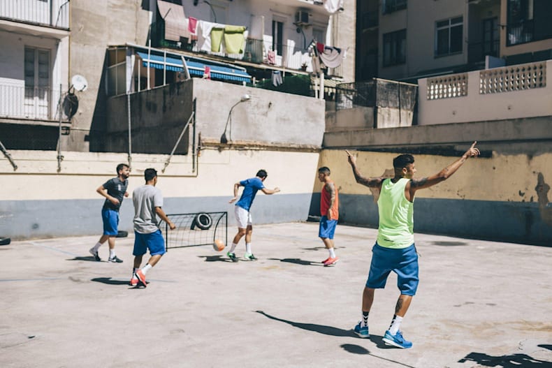 samye interesnye futbolnye polya v mire