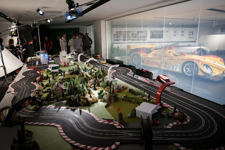 le mans slot car track