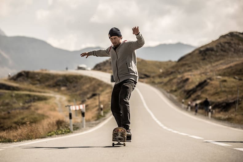 9 Easy Skateboard Tricks For Beginners