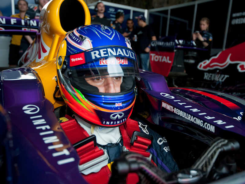 Toro Rosso Unveils the 2014 STR9 F1 Racecar