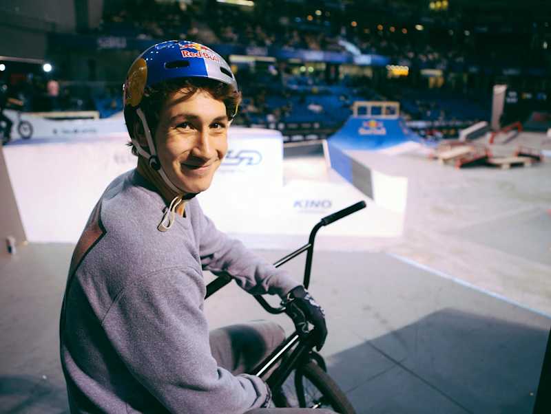 Секс, күйеу ұйықтап жатыр, әйел массаж жасайды