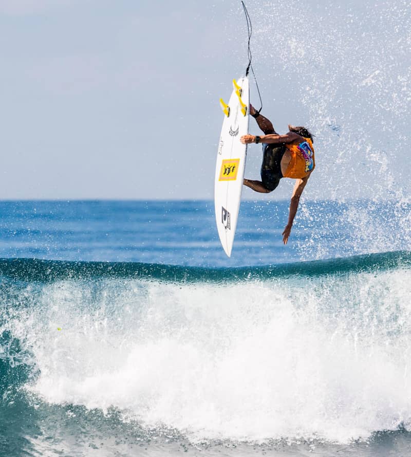 Aerial surfing moves 8 tricks how to pull them off