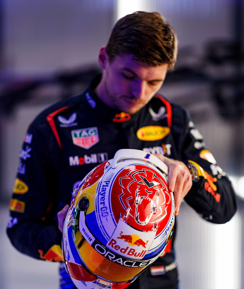 Red bull trainers store