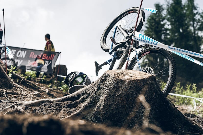 Downhill Mountain Bike Racing Mtb Dh Beginner S Guide