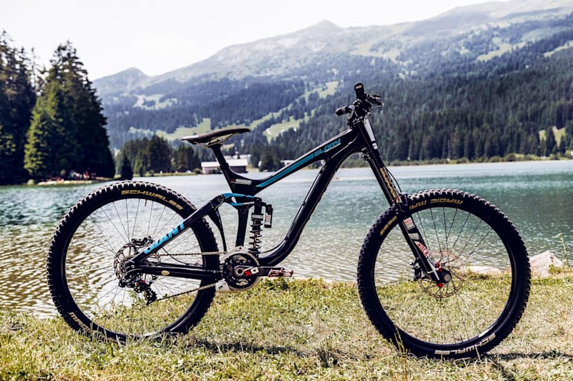 Giant downhill frame clearance