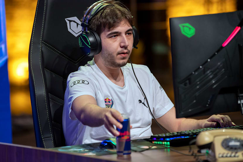 red bull solo q da sampiyon belli oldu