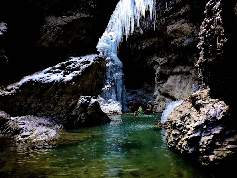 Ice Canyoning: Descending winter ice - photos