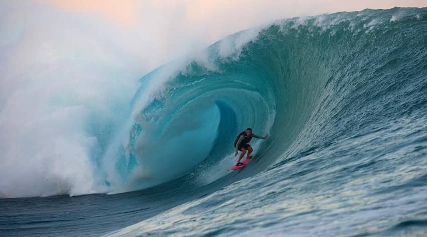 Maya gabeira red bull cheap